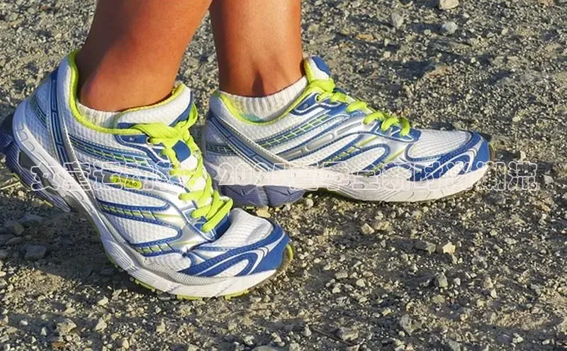 女童运动鞋：2025夏季全新时尚潮流